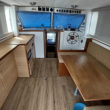 Bed&boat Boatandholiday *