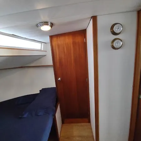 Bed&boat Boatandholiday *